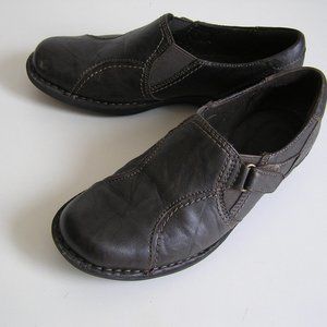Woman's Dark Brown, Clark's Walking Shoe
